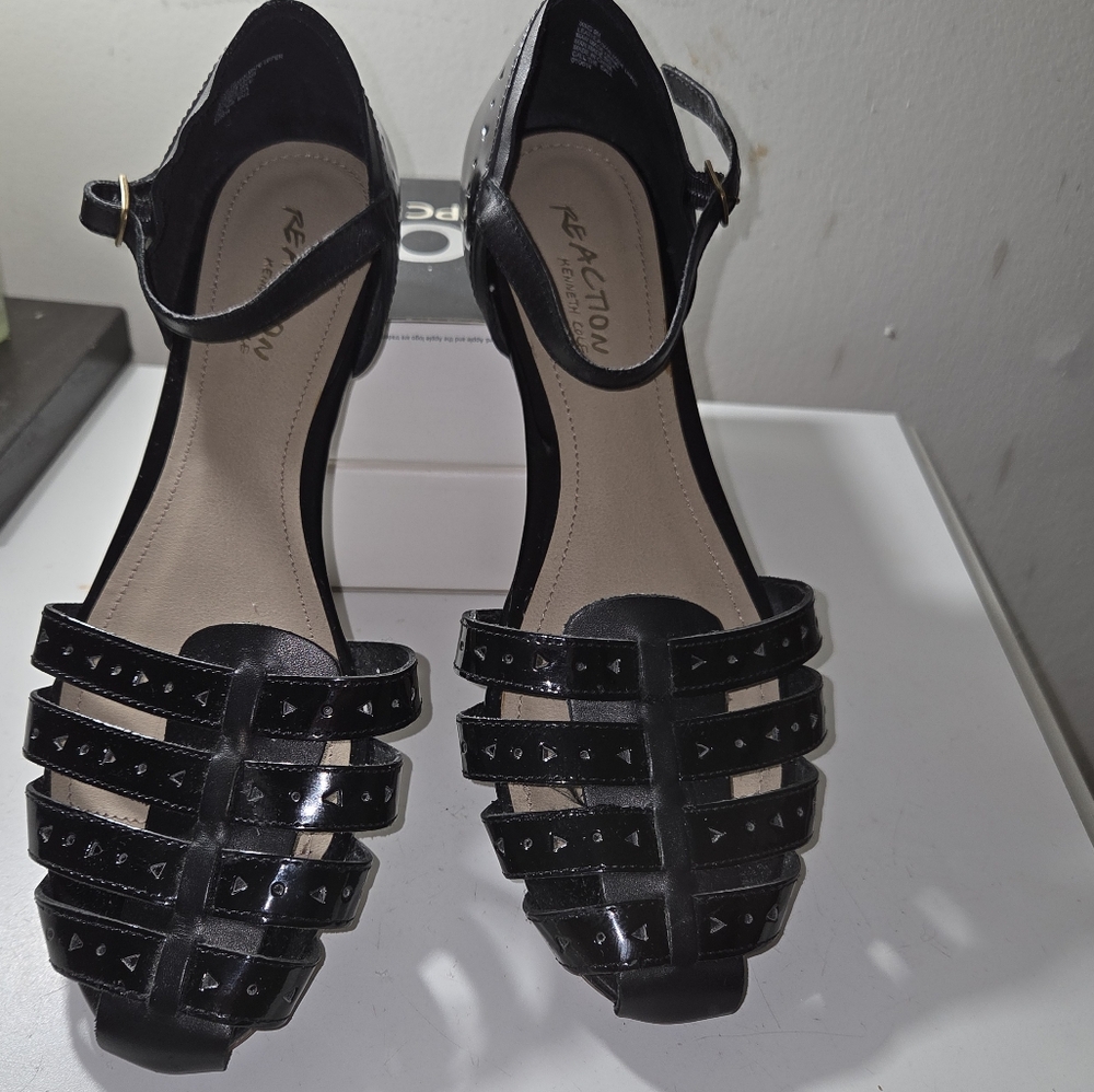 New Kenneth Cole Reaction Mary Jane Leather Black Flats Glossy Ankle Straps